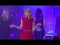 Taylor Swift - We Are Never Ever Getting Back Together (Live from New York City)