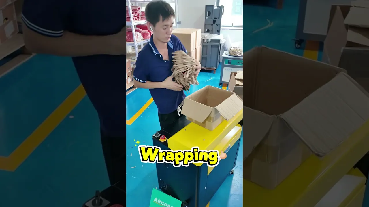 Stand-Kartonzerkleinerer mit stabiler Struktur.
