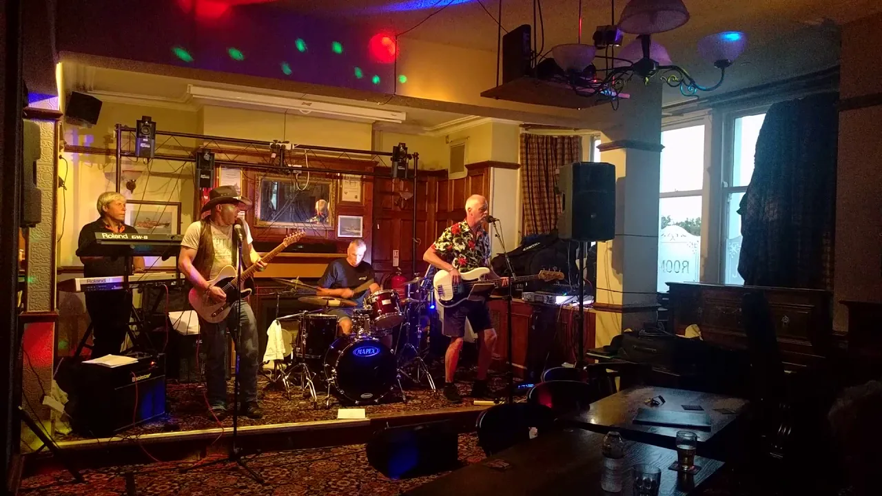 The Champagne Nippers cover I Ain't Gonna Stand For It by Eric Clapton live at The Steamer