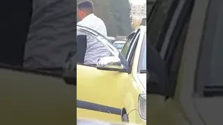 مقلب وقف تكسي من اشارع وركاب من الشباك اضحك من قلبك Shorts 