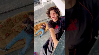 شاور بينادى على القيصر بصوته الجميل Part 2 