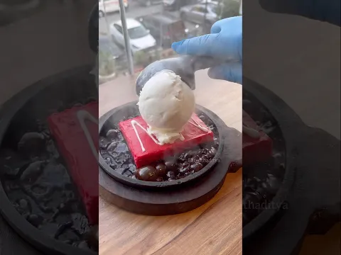 Hot Red Velvet Sizzler | Sizzler for ₹399/- | Green Park