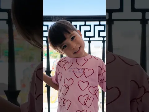 Yasmin Teaches Leysan Balcony Safety Rules!