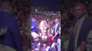 أسمر يا حلو مايا دياب فعاليات مهرجان قطيفان قطر 