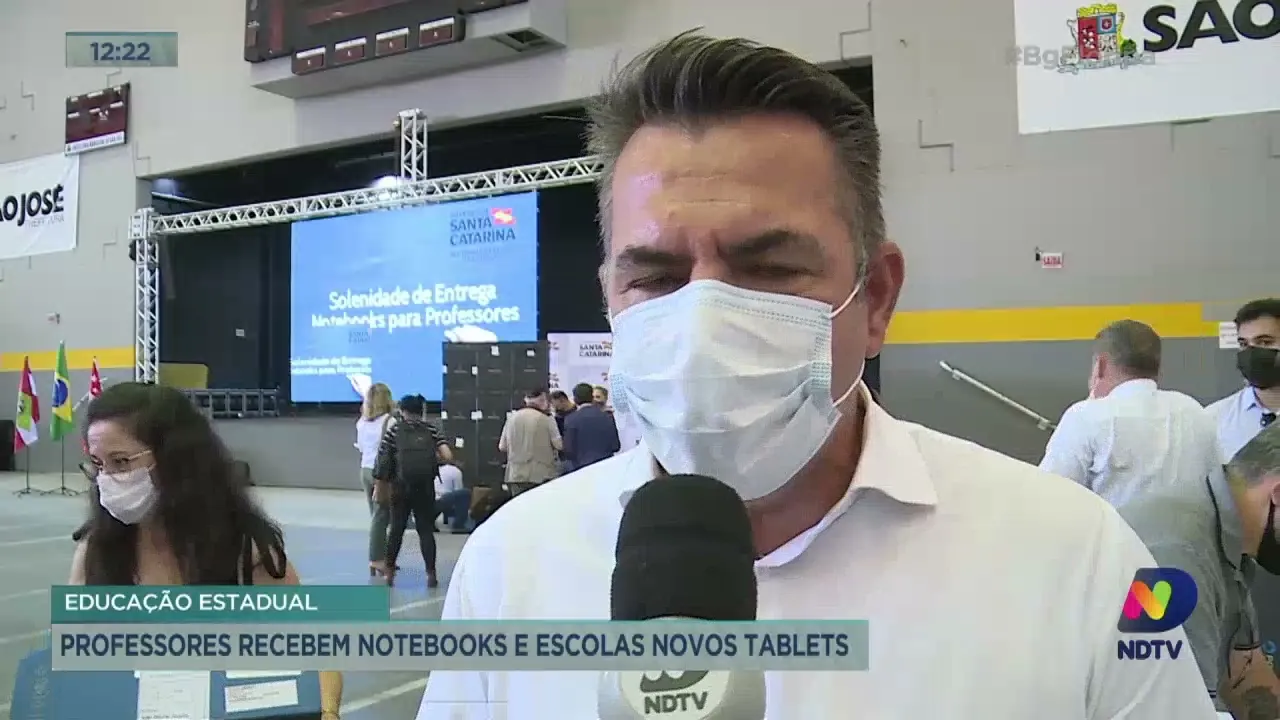 Educação Estadual: professores recebem notebooks e escolas novos tablets