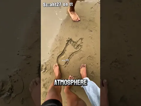 Jejak Kaki Raksasa Ini Bikin Heboh Pantai, Endingnya Gak Terduga!