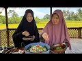 Download Lagu Memetik Daun Salam | Masak Nasi Liwet, Tahu Tempe Goreng, Ayam Goreng, Lalapan, dan Sambal Tomat