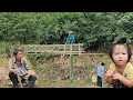 Download Lagu The police and the old man helped Phuong Anh and her mother complete 70 percent of the bamboo house