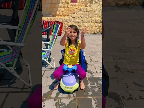 بيت الكورات في المسبح الاطفال ⚽️🏀🥎⚾️🏈