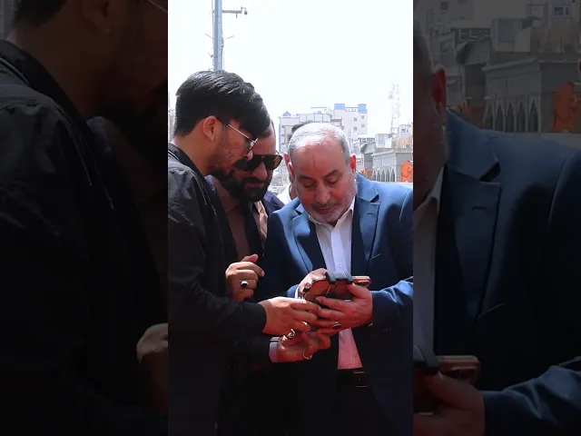 ⁣أعضاء مجلس إدارة العتبة المقدسة ومسؤوليها يُشرفون على اللمسات الأخيرة لمكان ترديد قسم تخرج طلبة