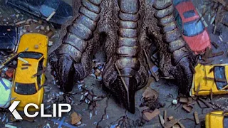Godzilla Shows Up In New York City Scene GODZILLA 1998 