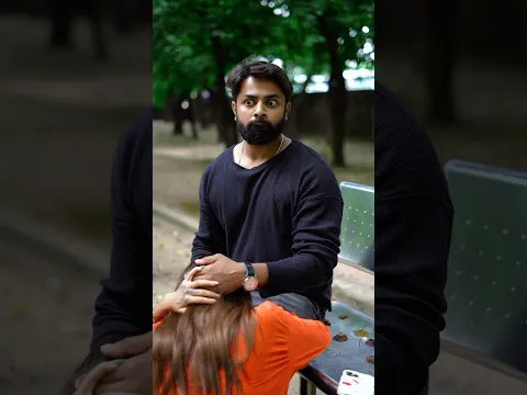 लड़की ने फायदा उठा लिया 😂