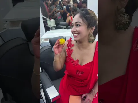 തന്റെ ആരാധകർക്കു ലഡ്ഡു നൽകി ശില്പ ചെയ്തത് കണ്ടോ?