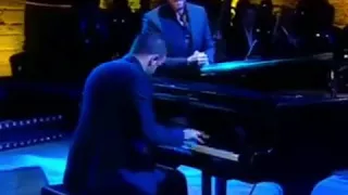 القيصر يشيد بعزف ميشيل فاضل دندنها
