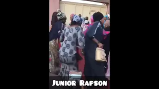 kalli vedion rawar iskanci da wadannan yan matan suke agidan biki