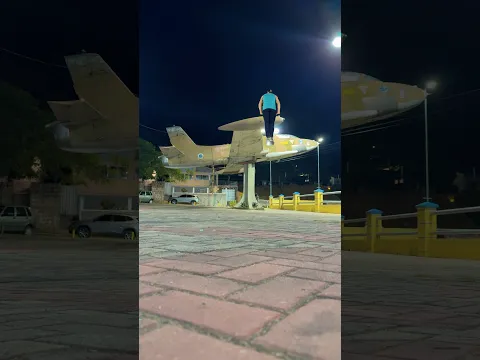 A asa do avião até balançou