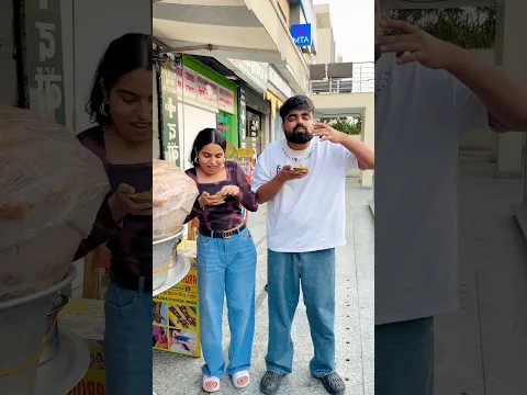 Golgappe khane ka sahi tarika 😂 #priyalkukreja #shorts #ytshorts