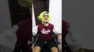 LARIN JR MALCRIADO Comedia 