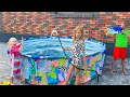 Download Lagu БОЛЬШОЙ БАССЕЙН ДЛЯ НИКИ. СОФУНЬЯ ШАЛУНЬЯ