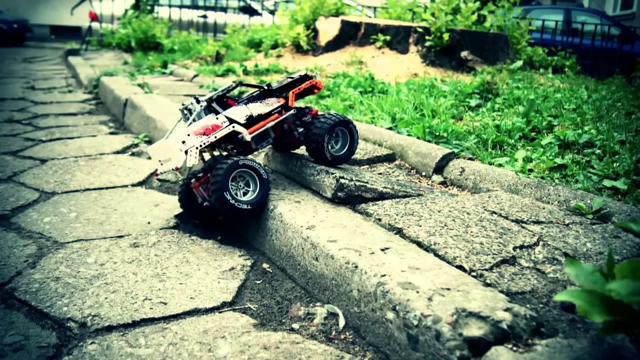 FTX Outback Mini VS Lego Technic 9398 4x4 Crawler!?. 