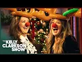 Lagu Melissa McCarthy \u0026 Kelly Clarkson Play Reindeer Ring Toss