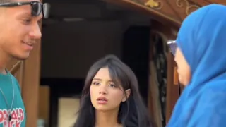 امو تجيلو في شهر العسل ومراتو تطردها من البيت 