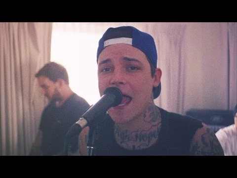 Download MP3 The Amity Affliction - Don't Lean On Me [OFFICIAL VIDEO]