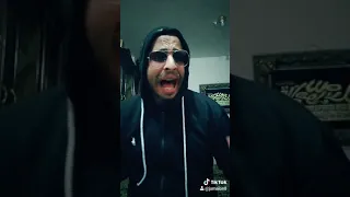 الذبابه وقفت على كتف بابا             دندنها