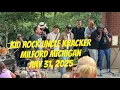 Download Lagu Kid Rock \u0026 Uncle Kracker play Drift Away at Central Park in Milford Michigan