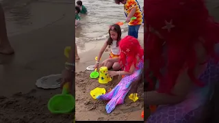 نايا و يارا انشالله بتضل هالصداقة الحلوة تجمعكن   يارا حمادي نايا شريف             دندنها