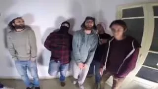 الراس   الأخ من وين  دندنها
