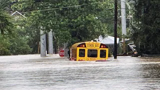 Ohio Flood Disaster Historic Rainfall At Least 2 Dead Roads Submerged 800 000 Without Power