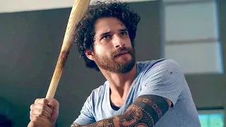 بينتشر فيروس بيحول الناس لي زومبي وبيحاول ينقذ نفسه واخته منهم ملخص فيلم Alone 