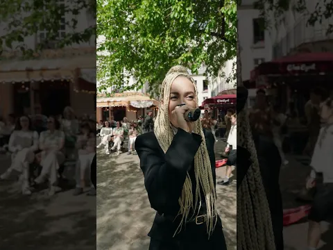 Eurovision Song “Regarde !” Insane FLASHMOB in the streets of Paris..