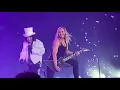 Nita Strauss makes a Surprise Appearance on Stage with Alice Cooper for School s Out