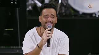 رامي جمال يهدي زوجته أوعديني ويتألق في حفل كامل العدد بمهرجان العلمين 2024 