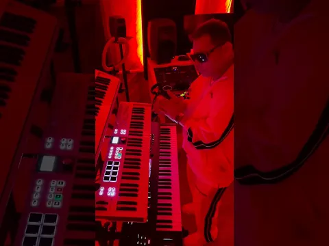 Scott Storch brings back the 80s Vibes in the Studio😎🎶