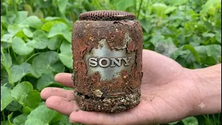 Restoration of a Sony SRS speaker damaged by mud and rust - beyond repair.