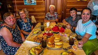 Как живут БОГАТЫЕ пенсионеры в России? ЧУВАШИ в Башкирии! Провела 1 день в семье ПАСЕЧНИКОВ!