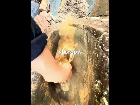 A areia escondia ouro brilhante ✨