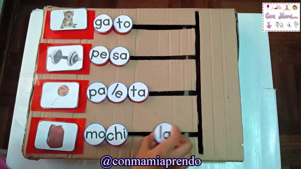 TABLERO PARA FORMAR PALABRAS DE MATERIAL DE RECICLAJE