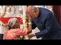 Download Lagu Deeply Touched President Kovind Presents Padma Shri Award to Saalumarada Thimmakka at 107 years old
