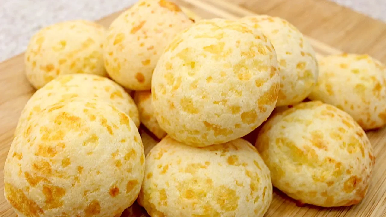 BOLO DE PÃO DE QUEIJO NO LIQUIDIFICADOR/ NÃO VAI DURAR 5 MINUTOS NA COZINHA