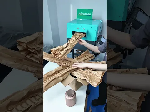 친환경 포장 충전재. 재활용 종이 패드가 깨지기 쉬운 품목 배송에 적합합니다. 저에너지 작동으로 운영 비용이 절감됩니다.