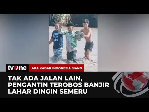 Rombongan Pengantin Terobos Banjir Lahar Dingin Semeru