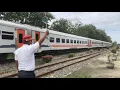 Download Lagu Kereta Api Sribilah Langsung di Stasiun Lidah Tanah Padahal PPKA Sudah Menyambutnya