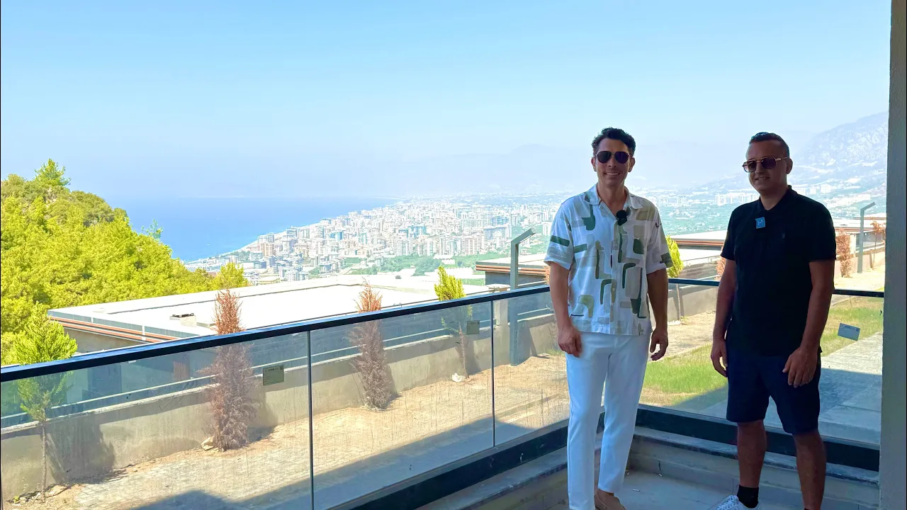 Sea-View 3-Bedroom Apartment in Alanya with sea view