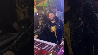 عبسلام بيعزف   بموت جوايا وببكي علي حالي   واحزاني ال جيالي   دندنها