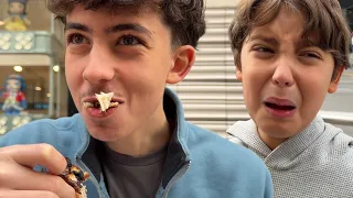 جعل أخوه يبكي