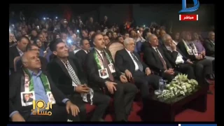 العاشرة مساء  الرئيس الفلسطيني يكرم أمير الغناء العربي هاني شاكر بمنحه وسام الثقافة والفنون دندنها